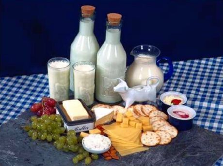 Яйчни жълтъци, пълномаслени млечни продукти и черен дроб